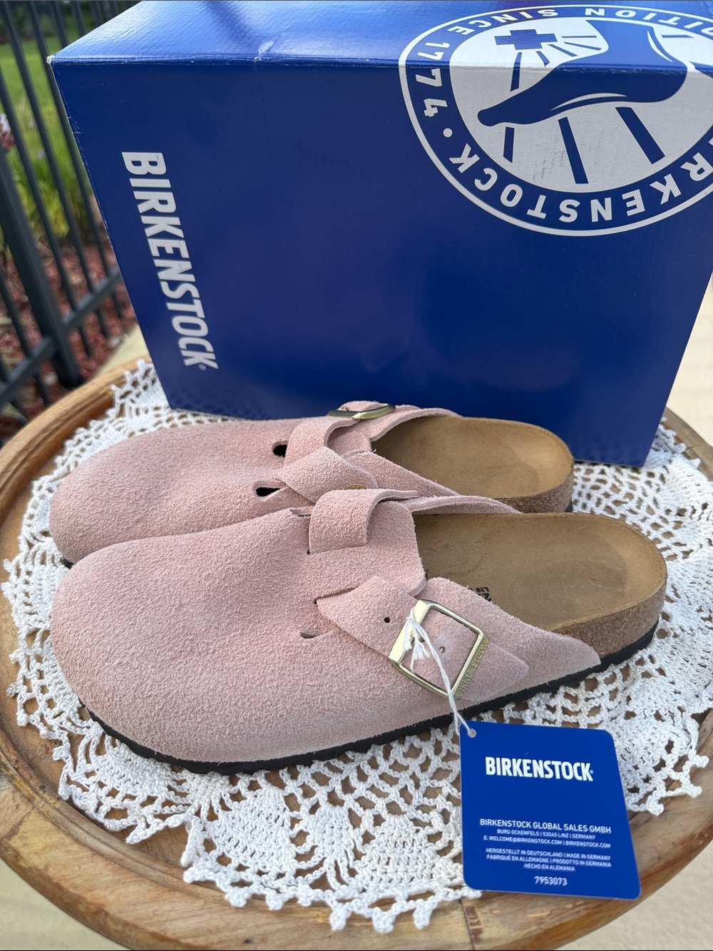 Birkenstock Women's Light Pink Suede Clogs with Buckle Size 41 - Picture 3 of 7